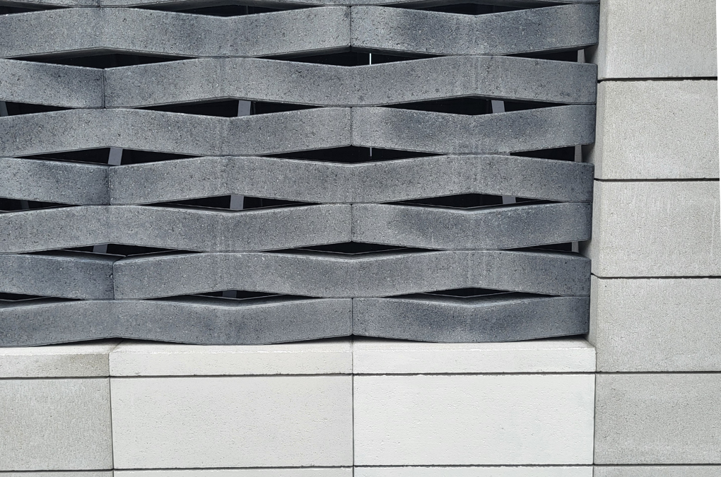 Jak dbać o białe bloczki ogrodzeniowe BH20 Joniec?