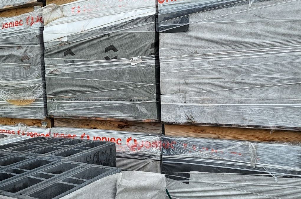 Ogrodzenie gładkie modułowe Roma Lite czy Roma Giga Joniec?